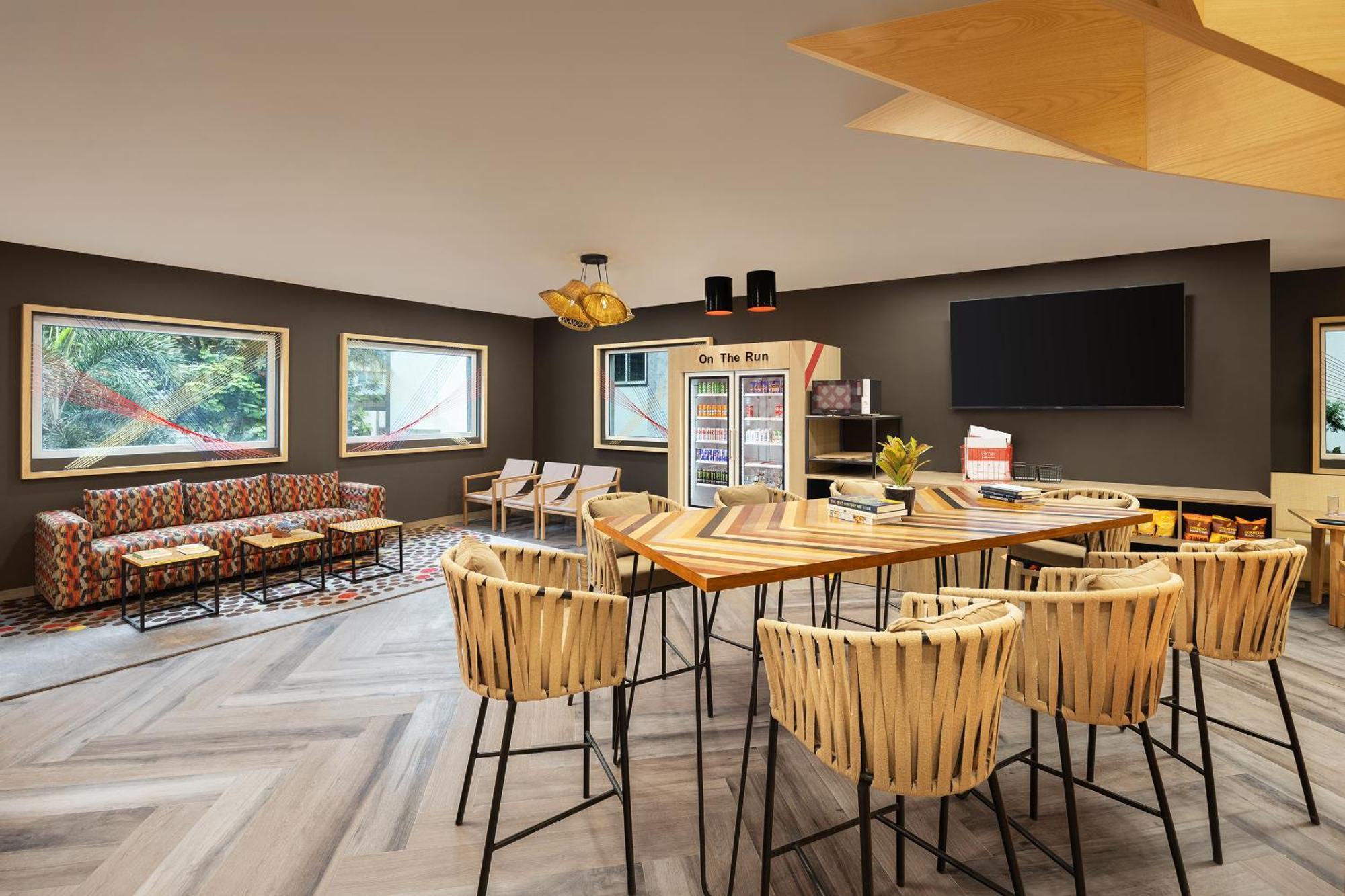 Ginger Surat Hotel Eksteriør billede